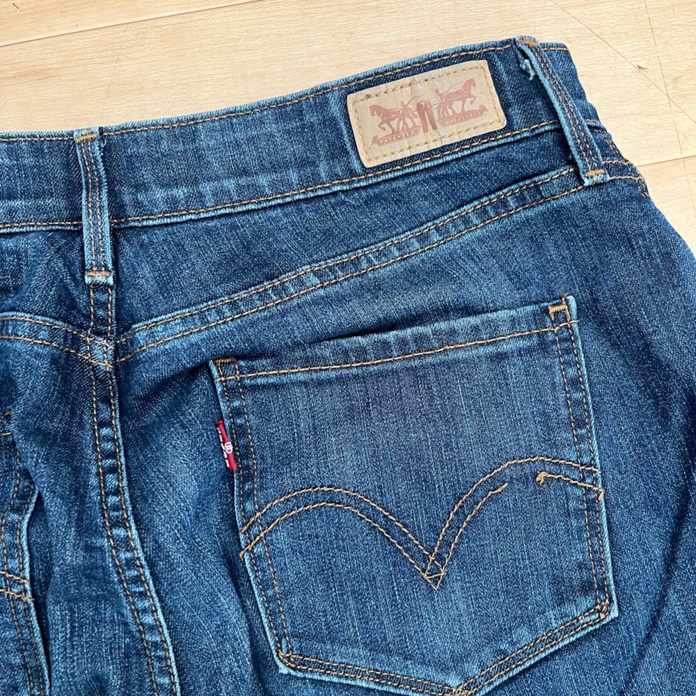 Women’s Levi’s 525 Straight Leg - Picture 10 of 15
